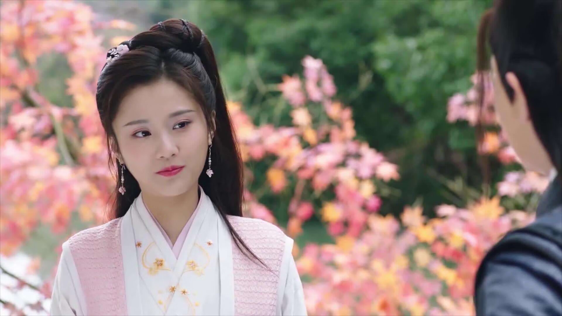 拜仁中场覆盖广,防守反击两端兼顾,拜仁中场球员