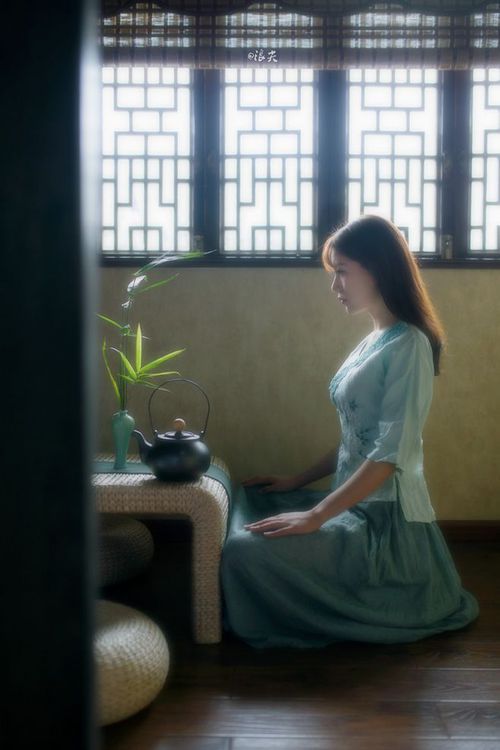 爱游戏平台-法兰克福三后卫体系发挥稳定防守出色，法兰克福队长是谁