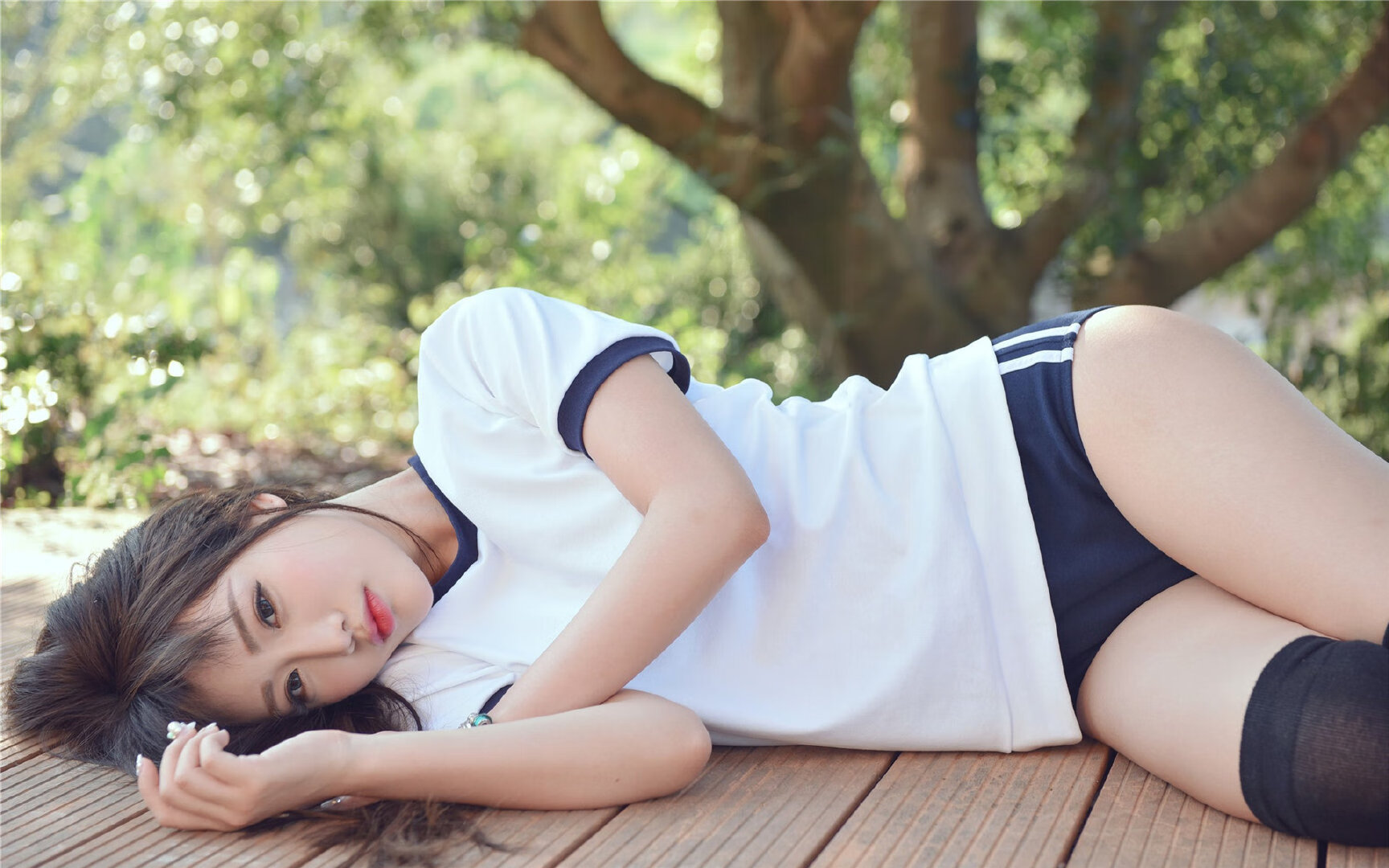 法兰克福三后卫体系发挥稳定防守出色,法兰克福队长是谁