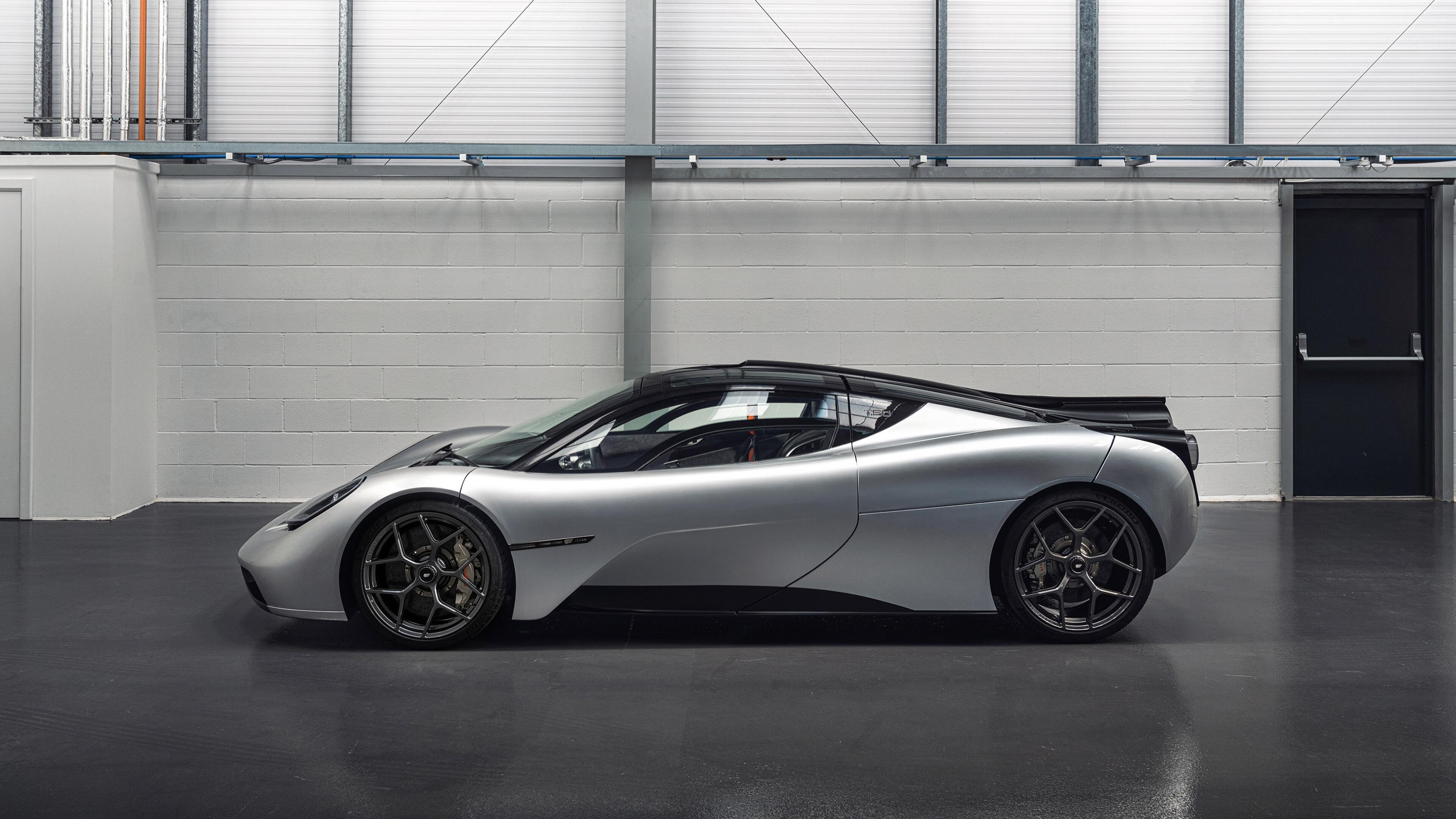 AYX体育-浙江雄狮主力球员伤愈复出状态回暖，浙江雄狮烟现在还卖吗