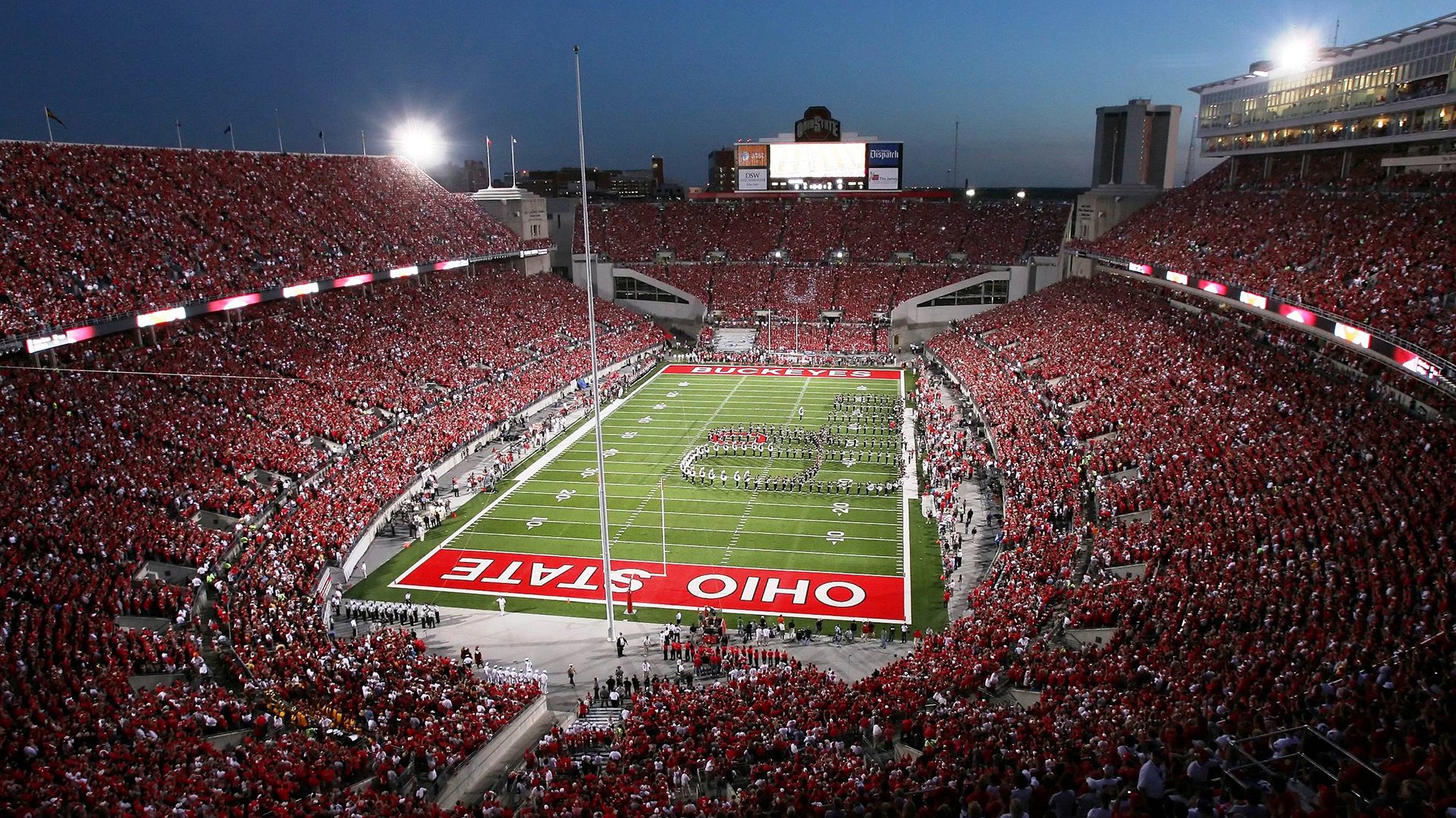 世界杯:球迷公益组织借机发起“捐球进乡村”项目 反响热烈